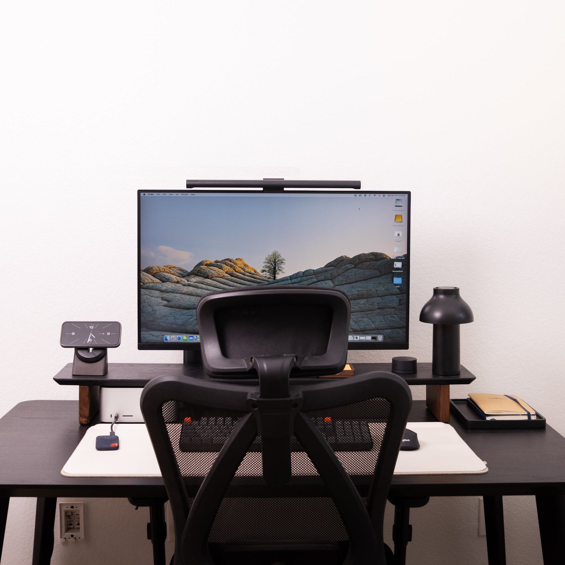 Modhaus Desk Shelf in Black/Walnut