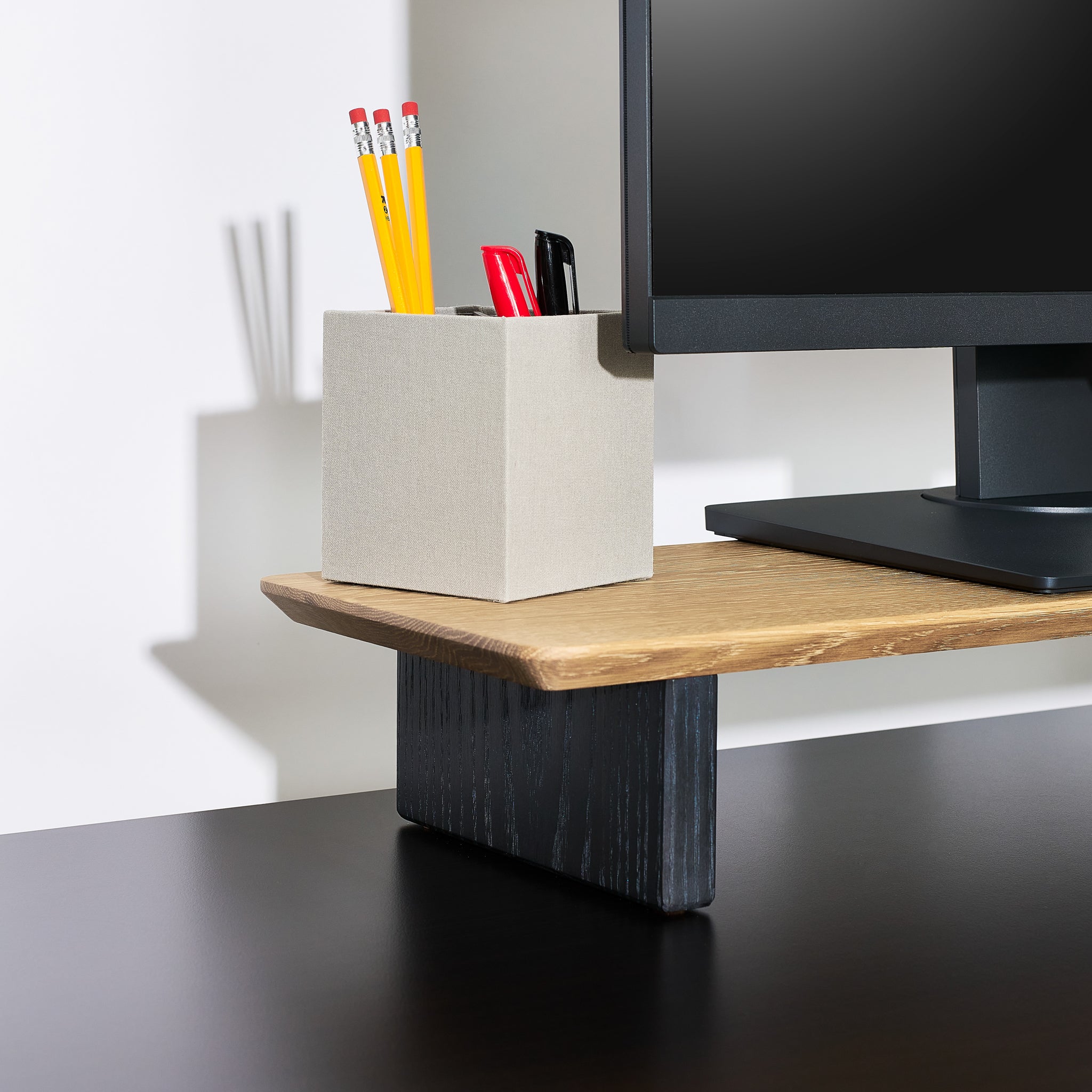 White Oak desk shelf - detail shot highlighting the oak wood grain