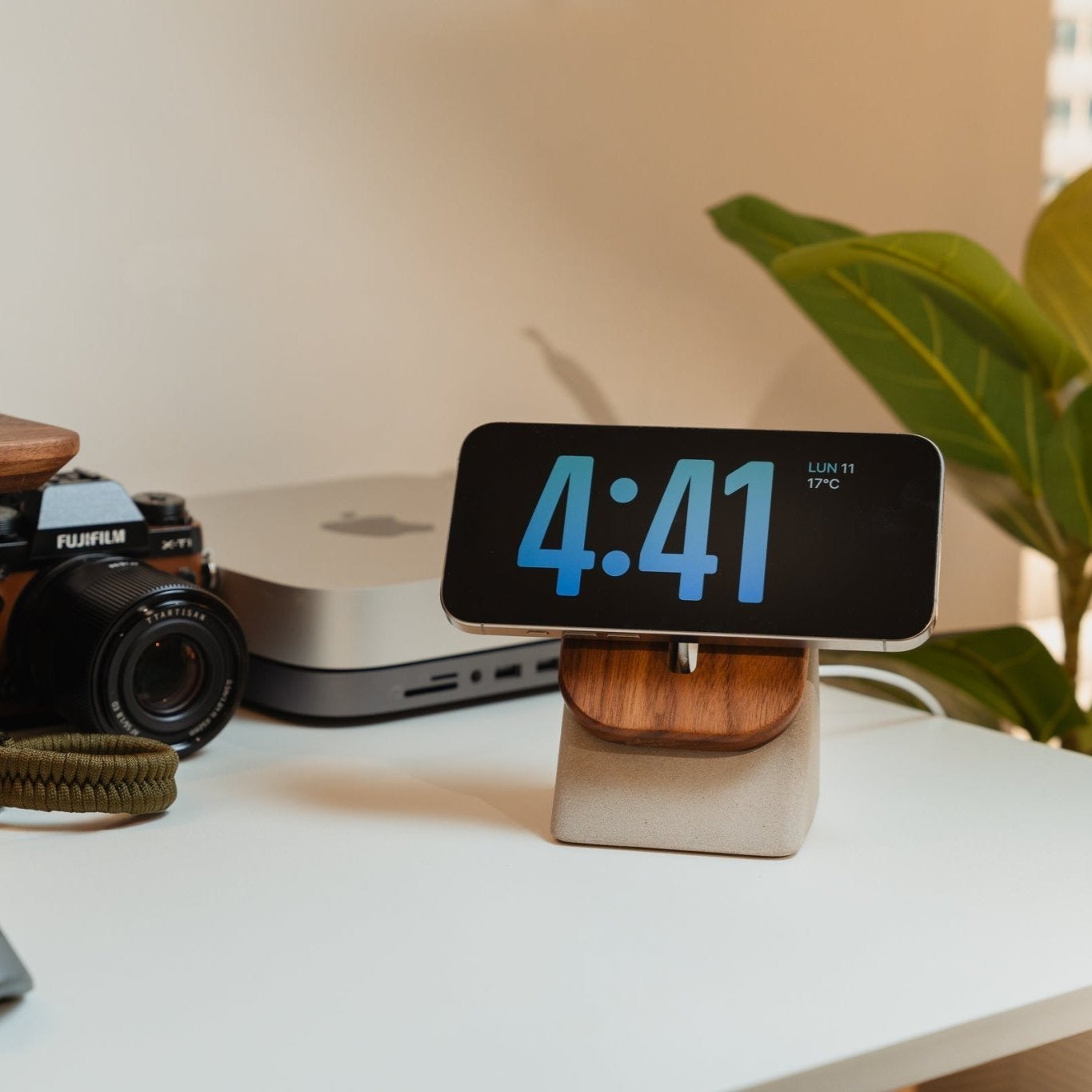 The Upright Two MagSafe Stand for your iPhone in Walnut/Natural